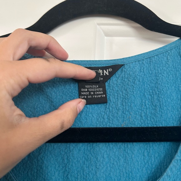 Citron Blue Sleeveless Silk Top - Picture 3 of 5